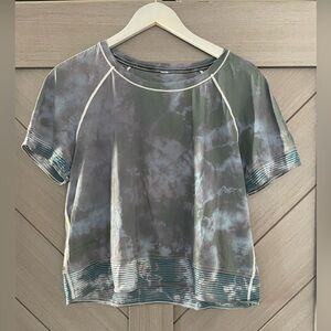 lululemon athletica Short Sleeve Tee workout shirt